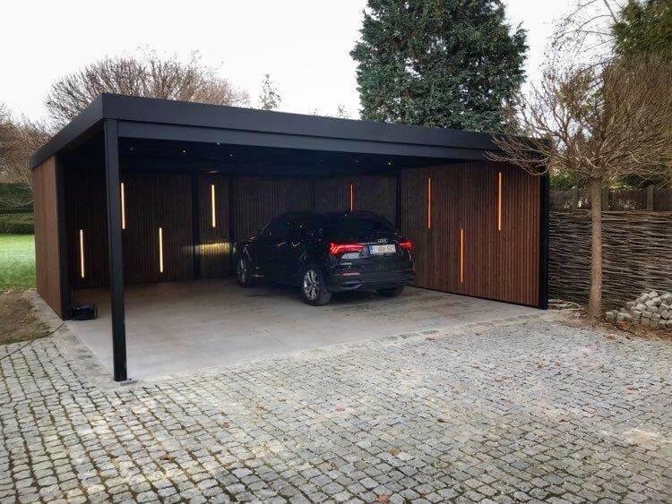 Carport noir avec palisades en bois et led